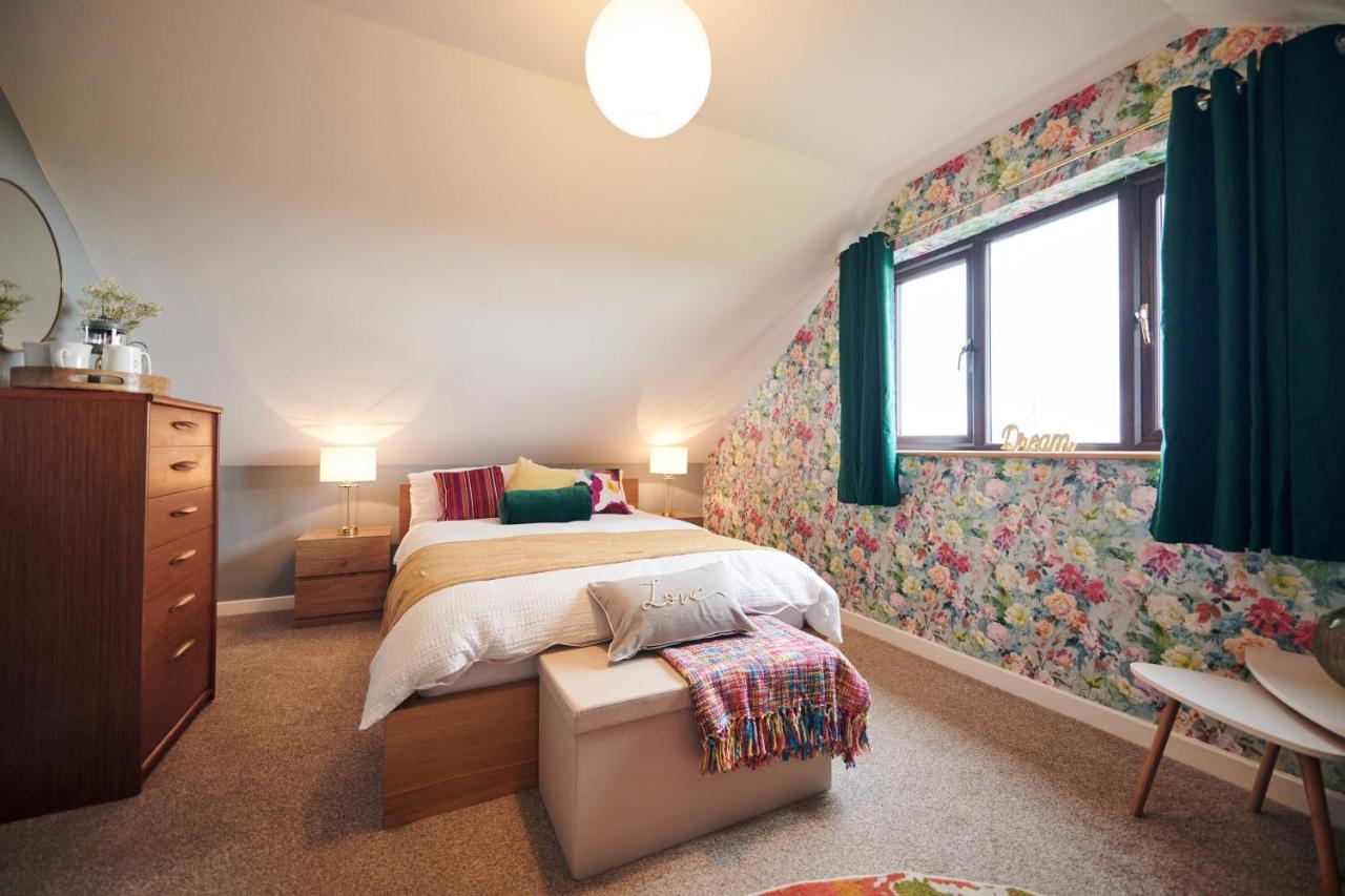 Maes Y Mel- A Couples, Pet Friendly, Rural Romantic Getaway With Countryside Views Gellywen Exteriér fotografie