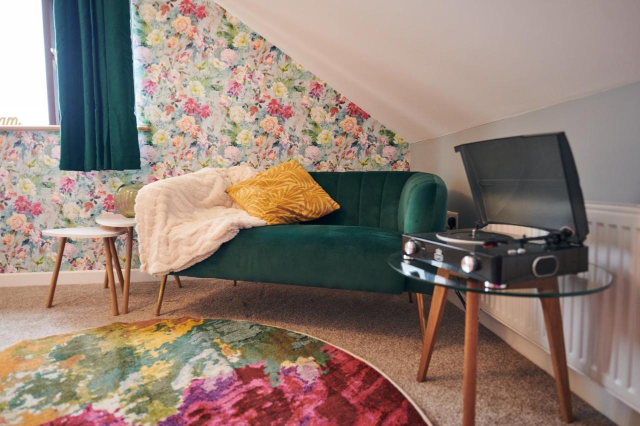 Maes Y Mel- A Couples, Pet Friendly, Rural Romantic Getaway With Countryside Views Gellywen Exteriér fotografie
