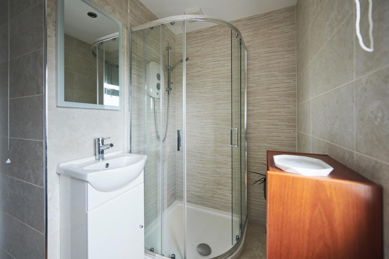 Maes Y Mel- A Couples, Pet Friendly, Rural Romantic Getaway With Countryside Views Gellywen Exteriér fotografie